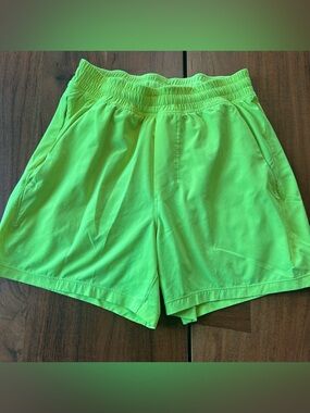 lululemon athletica yellow men’s shorts size XS